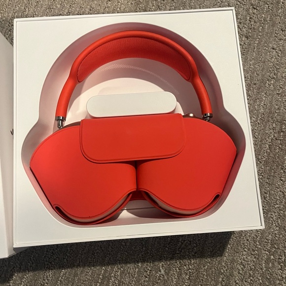 Apple Airpod Maxs! - Picture 5 of 5